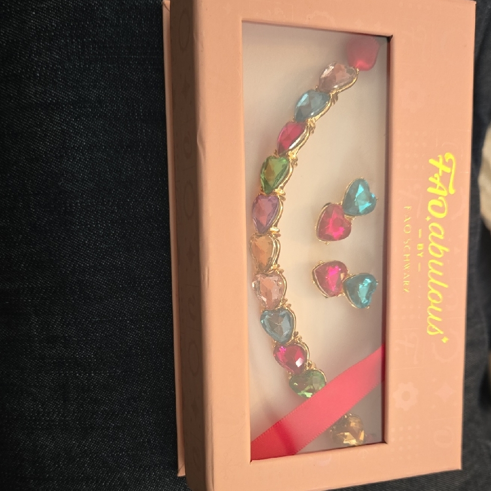 FAO Schwarz Vibrant Heart Bracelet
